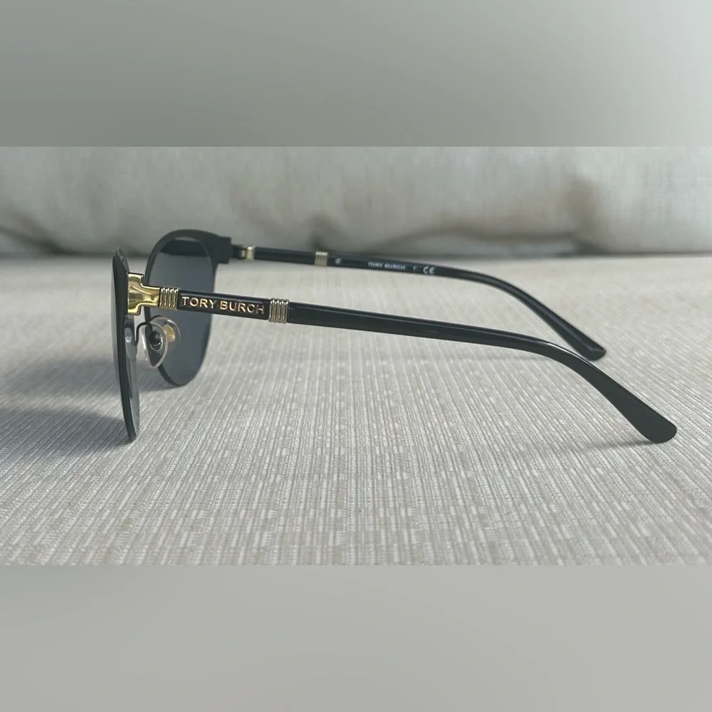 NWOT Tory Burch Black Metal Cat Eye Sunglasses